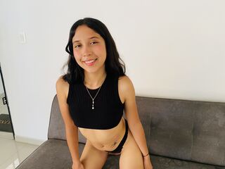 nude webcamgirl picture AleTory