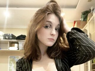 beautiful webcamgirl DaisyGartrell